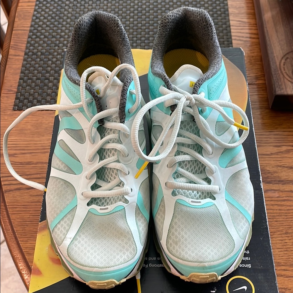 Nike White and Aqua Running Shoes